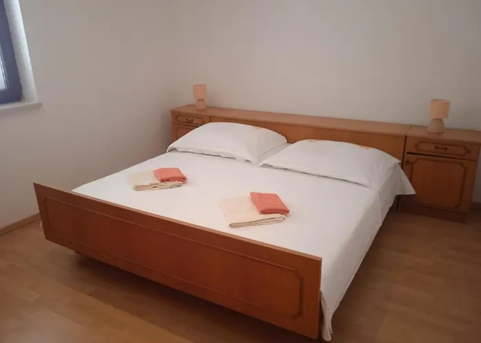 아파트 Seaview Maki With 2 Bedrooms A Private Balcony And Parking Garage