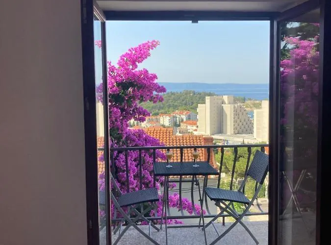 아파트 Seaview Maki With 2 Bedrooms A Private Balcony And Parking Garage 마카르스카