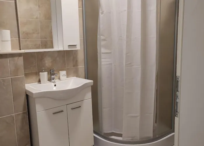 شقة Seaview Maki With 2 Bedrooms A Private Balcony And Parking Garage *